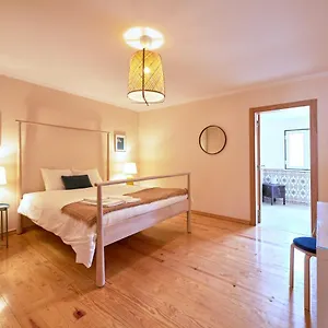  Apartment Renovated And Spacious Duplex With Patio, By Timecooler